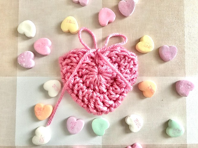 crochet heart pocket
